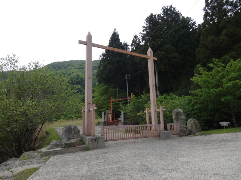 剣神社入口