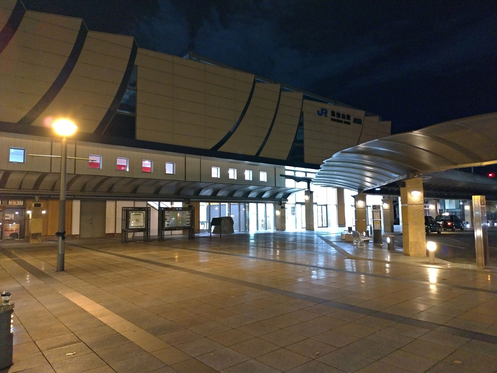 深夜の福知山駅