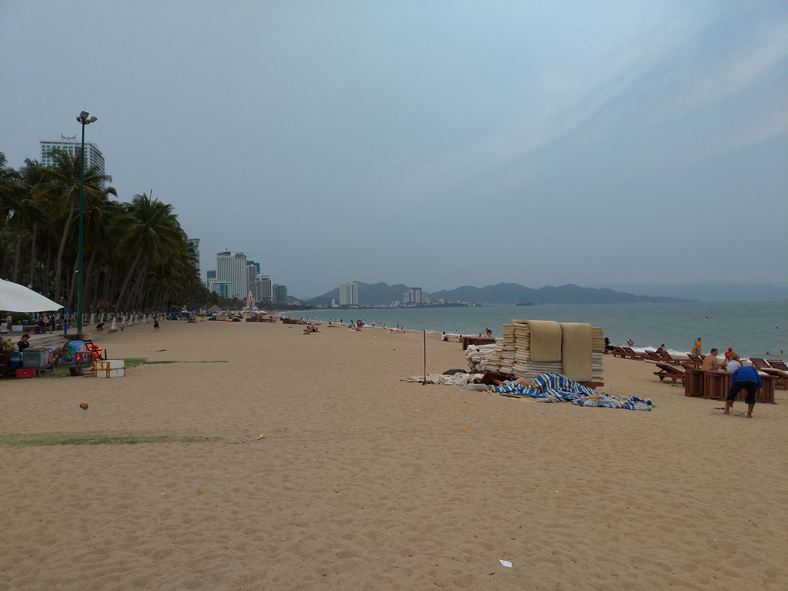 ホテル前のビーチ